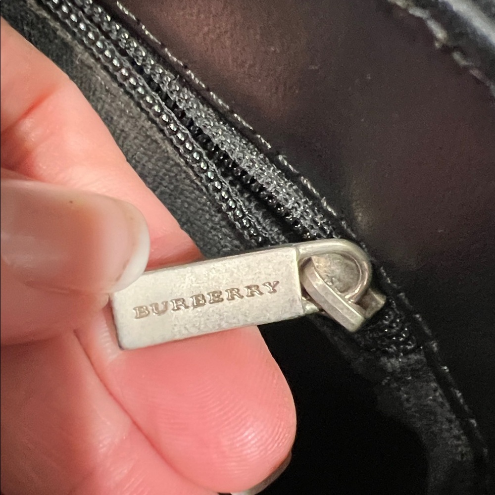 Burberry Tote - Picture 11 of 11